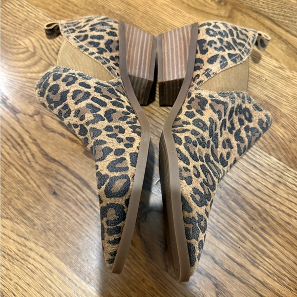 Lucky Brand Leopard Print Ankle Booties size 9.5 - Picture 6 of 9
